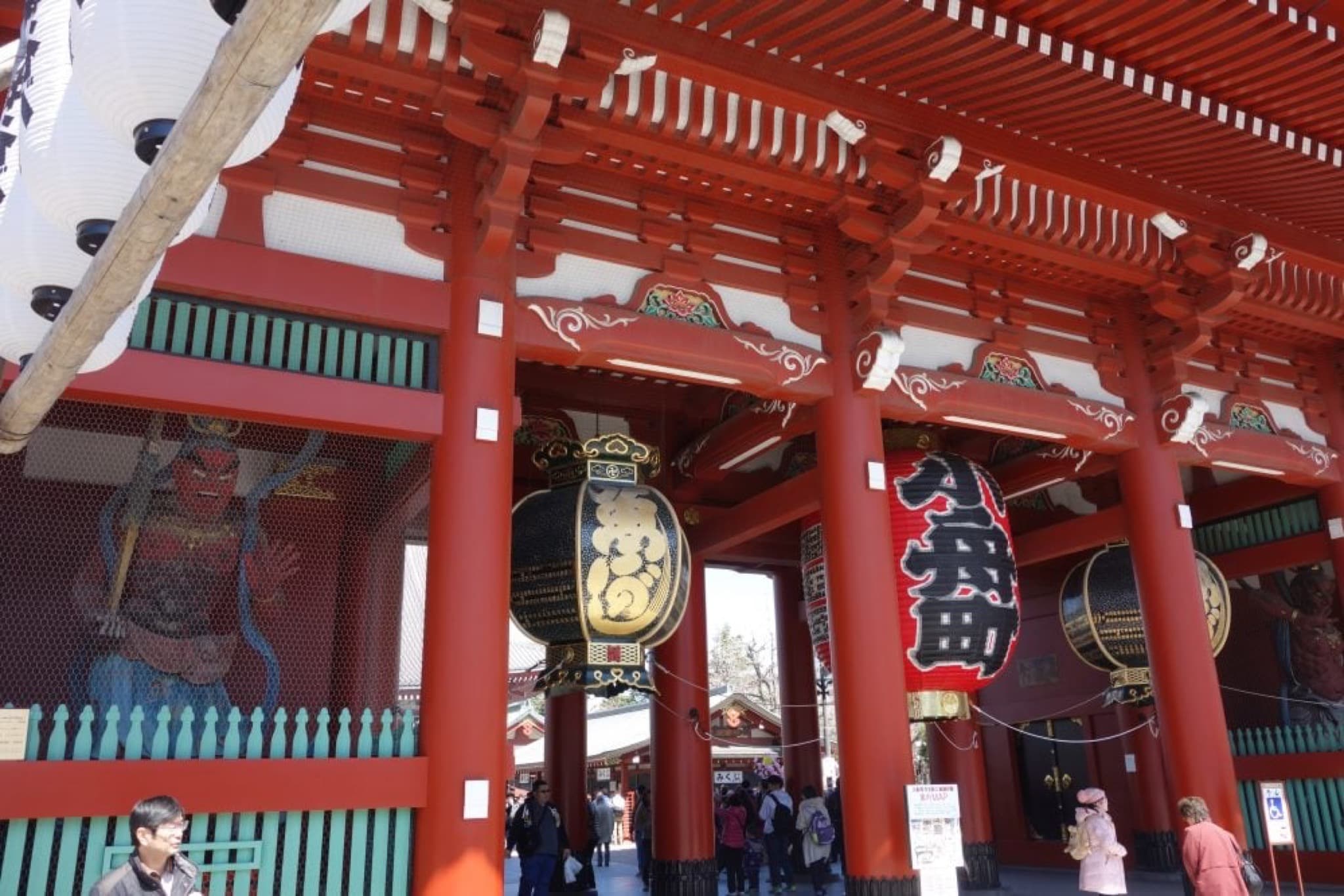 Le temple Senso-ji de nuit à Asakusa