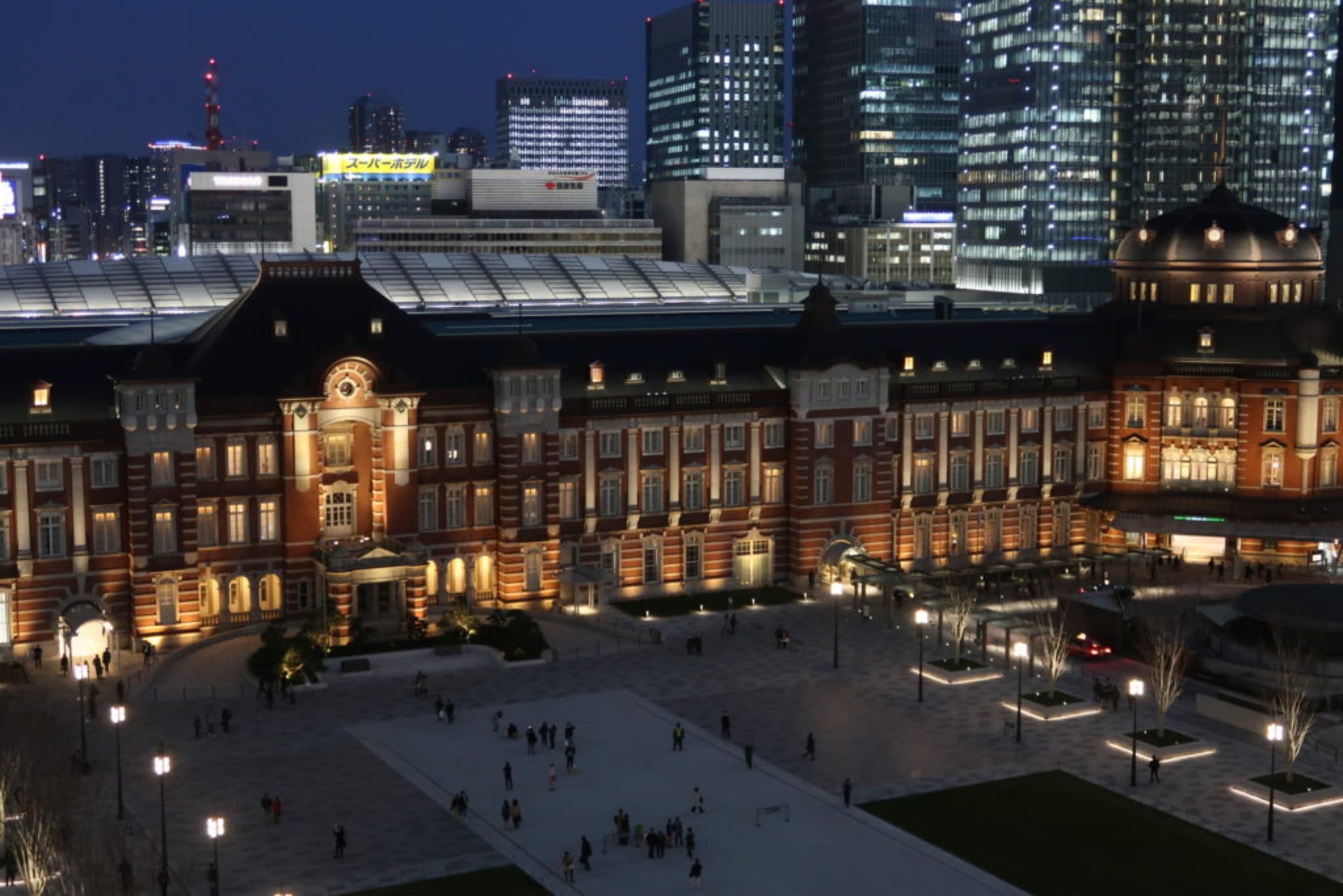 tokyo station nuit