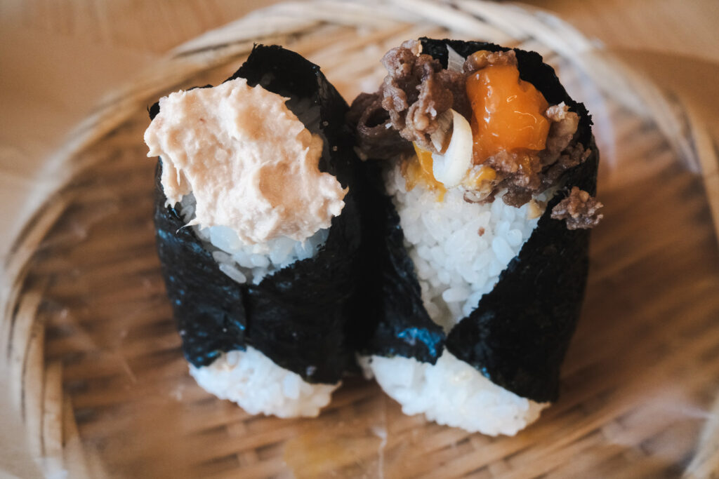 onigiri niku soboro tsuna mayo