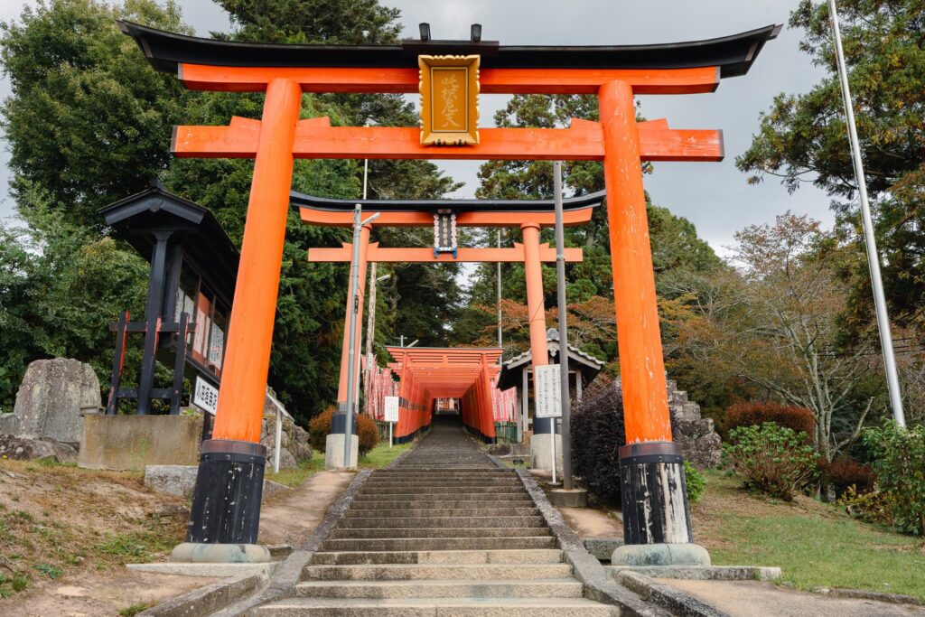 sanctuaire Ojiyama Makekirai Inari-jinja