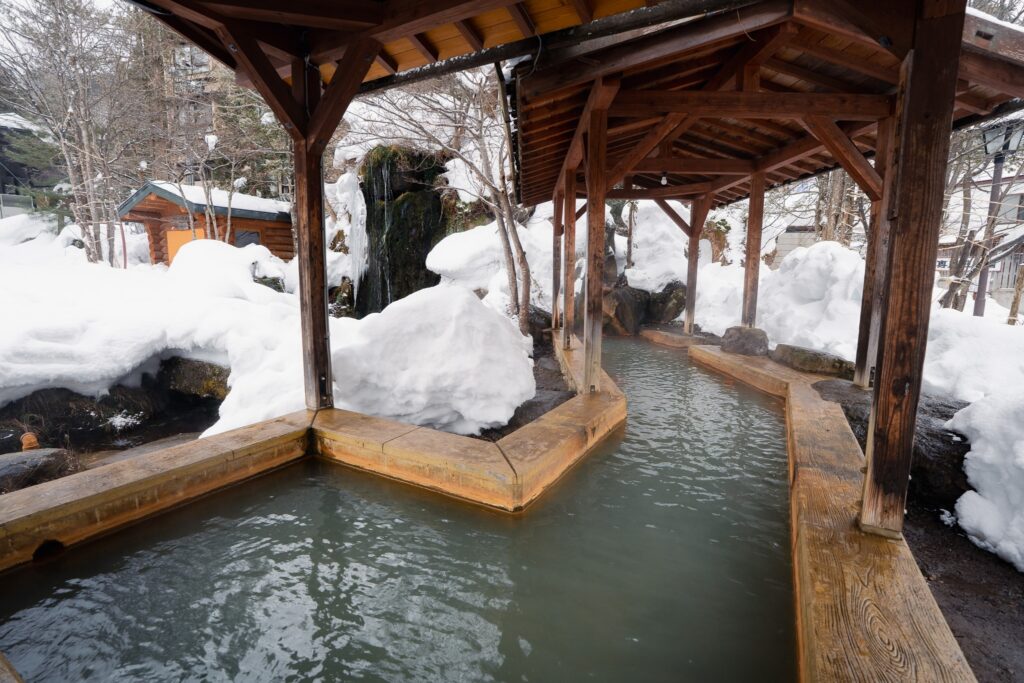 ashiyu hirayu onsen